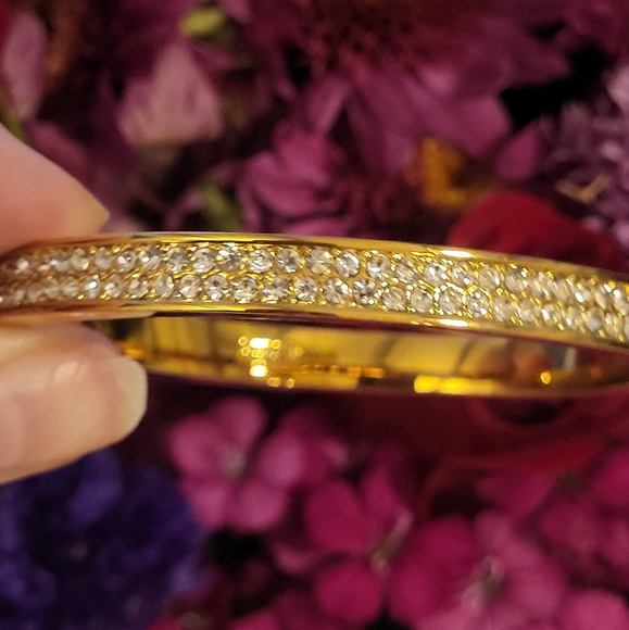 GORGEOUS NWOT J CREW BRACELET RHINESTONES ALL THE WAY AROUND